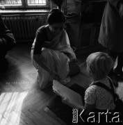 1968, Warszawa, Polska.
Międzynarodowe Studium Profilaktyki Dziecięcej w Instytucie Matki i Dziecka - kurs pediatrii społecznej dla lekarzy z Afryki i Azji.
Fot. Irena Jarosińska, zbiory Fundacji Ośrodka KARTA