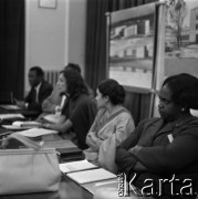 1968, Warszawa, Polska.
Międzynarodowe Studium Profilaktyki Dziecięcej w Instytucie Matki i Dziecka - kurs pediatrii społecznej dla lekarzy z Afryki i Azji.
Fot. Irena Jarosińska, zbiory Fundacji Ośrodka KARTA