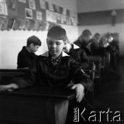 Lata 60., Warszawa, Polska.
Eksperymentalna Szkoła Podstawowa nr 176 przy placu Inwalidów.
Fot. Irena Jarosińska, zbiory Fundacji Ośrodka KARTA