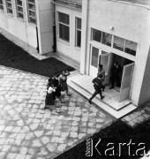 17.06.1960, Warszawa, Polska.
XVII Liceum Ogólnokształcące im. Andrzeja Frycza Modrzewskiego.
Fot. Irena Jarosińska, zbiory Fundacji Ośrodka KARTA