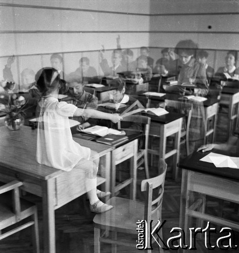 17.06.1960, Warszawa, Polska.
XVII Liceum Ogólnokształcące im. Andrzeja Frycza Modrzewskiego.
Fot. Irena Jarosińska, zbiory Fundacji Ośrodka KARTA