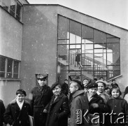 Lata 60., Kielce, Polska.
Szkoła Podstawowa nr 16 im. Marcelego Nowotki w dzielnicy Szydłówek.
Fot. Irena Jarosińska, zbiory Fundacji Ośrodka KARTA