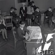 1963, Warszawa, Polska.
Szkoła podstawowa nr 203 im. Janka Krasickiego (obecnie im. Antoniny i Jana Żabińskich).
Fot. Irena Jarosińska, zbiory Fundacji Ośrodka KARTA