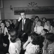 1964, Warszawa, Polska.
Wizyta meksykańskiego karykaturzysty i dziennikarza Eduarda del Rio 