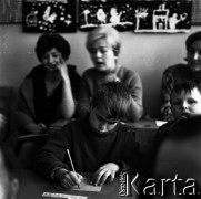 Lata 60., Warszawa, Polska.
Szkoła dla dzieci ze specjalnymi potrzebami edukacyjnymi (ówcześnie tzw. 