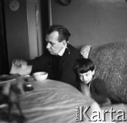 1959, Warszawa, Polska.
Marek Leykam, architekt, z synem.
Fot. Irena Jarosińska, zbiory Fundacji Ośrodka KARTA