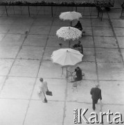 Lata 50., Warszawa, Polska.
Lotnisko Okęcie, n/z kawiarnia dla podróżnych.
Fot. Irena Jarosińska, zbiory Ośrodka KARTA