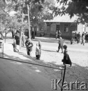 1961, Kadzidło, Polska.
Schody prowadzące do kościoła pw. Świętego Ducha.
Fot. Irena Jarosińska, zbiory Ośrodka KARTA
