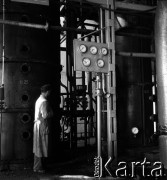 1954, Józefów, Polska.
Mazowieckie Zakłady Przemysłu Drożdżowego, n/z kotłownia.
Fot. Irena Jarosińska, zbiory Fundacji Ośrodka KARTA