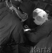 1977, Warszawa, Polska.
Operacja w Klinice Urologicznej Akademii Medycznej.
Fot. Irena Jarosińska, zbiory Ośrodka KARTA