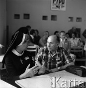 1976, Polska. 
Uczestnicy Międzynarodowego Zjazdu Polskiego Towarzystwa Lekarskiego.
Fot. Irena Jarosińska, zbiory Ośrodka KARTA