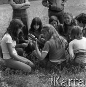 1976, Puławy, Polska.
Letnie kolonie zorganizowane dla dzieci z Polonii we Francji. 
Fot. Irena Jarosińska, zbiory Ośrodka KARTA