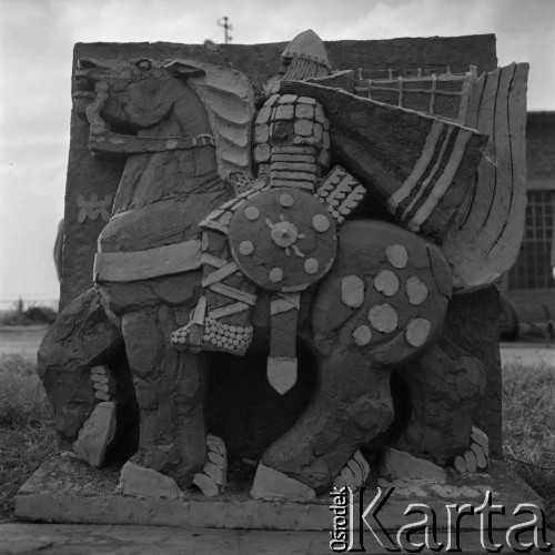 1968, Orońsko, Polska.
Plenerowa ekspozycja rzeźb, obecnie Centrum Rzeźby Polskiej .
Fot. Irena Jarosińska, zbiory Ośrodka KARTA