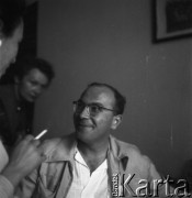 Lata 70., Polska.
Pisarz Marian Leon Bielicki.
Fot. Irena Jarosińska, zbiory Ośrodka KARTA