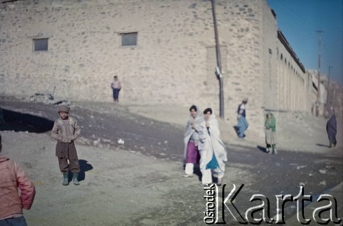 1992, Kabul, prowincja Kabul, Afganistan.
Ulica w Kabulu.
Fot. Irena Jarosińska, zbiory Ośrodka KARTA