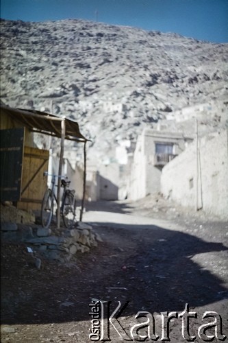 1992, Kabul, prowincja Kabul, Afganistan.
Domy na przedmieściach Kabulu.
Fot. Irena Jarosińska, zbiory Ośrodka KARTA