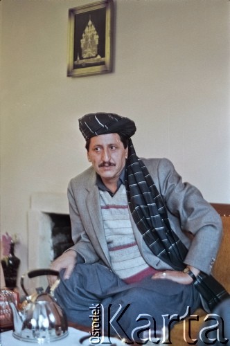 1992, Kabul, prowincja Kabul, Afganistan.
Afgański polityk w domu.
Fot. Irena Jarosińska, zbiory Ośrodka KARTA