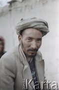 1992, Kabul, prowincja Kabul, Afganistan.
Mężczyzna w tradycyjnym turbanie zwanym longi.
Fot. Irena Jarosińska, zbiory Ośrodka KARTA