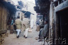 1992, Kabul, prowincja Kabul, Afganistan.
Uliczka na bazarze.
Fot. Irena Jarosińska, zbiory Ośrodka KARTA