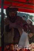 1992, Kabul, prowincja Kabul, Afganistan.
Sprzedawca jabłek.
Fot. Irena Jarosińska, zbiory Ośrodka KARTA