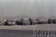 1992, Kabul, prowincja Kabul, Afganistan.
Porzucone radzieckie transportery wojskowe.
Fot. Irena Jarosińska, zbiory Ośrodka KARTA