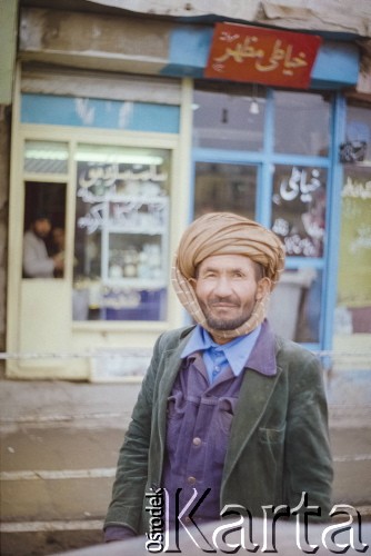 1992, Kabul, prowincja Kabul, Afganistan.
Portret mężczyzny.
Fot. Irena Jarosińska, zbiory Ośrodka KARTA