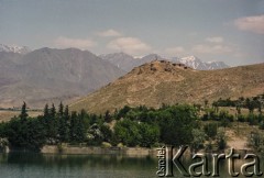 1992, Kabul, prowincja Kabul, Afganistan.
Widok na jezioro Qargha oraz wzgórza otaczające Kabul.
Fot. Irena Jarosińska, zbiory Ośrodka KARTA