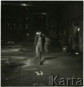 Brak, daty, Polska.
Hala fabryczna.
Fot. Irena Jarosińska, zbiory Ośrodka KARTA