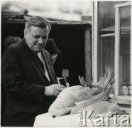 1965-1968, Warszawa, Polska.
Ambasador USA John Gronouski.
Fot. Irena Jarosińska, zbiory Ośrodka KARTA 

