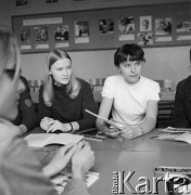 1970, Gdańsk, Polska.
Zebranie członków Szkolnego Klubu UNESCO w IX Liceum Ogólnokształcącym im. Giuseppe di Vittorio.
Fot. Irena Jarosińska, zbiory Ośrodka KARTA