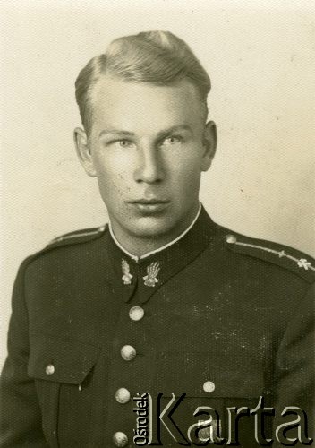 28.02.1939, Buzan, Rumunia.
Portret Jana Kutrzeby w wojskowym mundurze. Jan Kutrzeba zginął pod Arnhem 24.09.1944 r.
Fot. NN, zbiory Ośrodka KARTA, udostępniła Janina Kowenicka.
