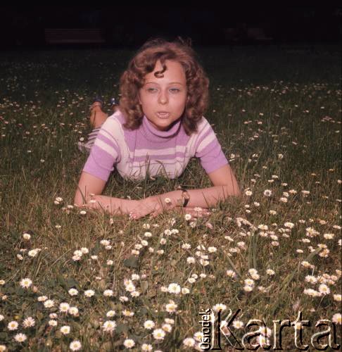 Czerwiec 1972, Zielona Góra, Polska.
Uczestniczka VIII Festiwalu Piosenki Radzieckiej w przerwie między występami.
Fot. Romuald Broniarek, zbiory Ośrodka KARTA.