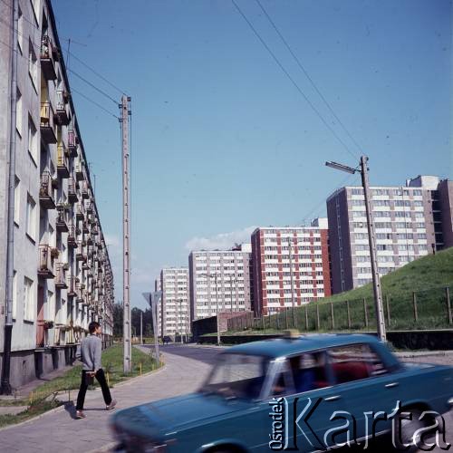 Czerwiec 1972, Zielona Góra, Polska.
Osiedle mieszkaniowe w Zielonej Górze. Zdjęcie zrobione podczas VIII Festiwalu Piosenki Radzieckiej.
Fot. Romuald Broniarek, zbiory Ośrodka KARTA.