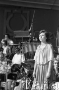 10-12.06.1977, Zielona Góra, Polska.
XIII Festiwal Piosenki Radzieckiej. Akompaniują połączone orkiestry warszawskiego 
