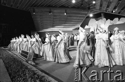 11-12.06.1977, Zielona Góra, Polska.
XIII Festiwal Piosenki Radzieckiej. Koncert laureatów. Akompaniują połączone orkiestry warszawskiego teatru 