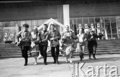 Maj 1982, Tarnów, Polska.
Uczestnicy eliminacji do XVIII Festiwalu Piosenki Radzieckiej.
Fot. Romuald Broniarek, zbiory Ośrodka KARTA