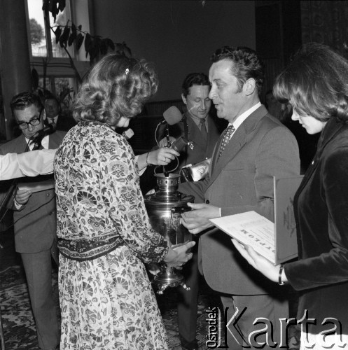 Czerwiec 1982, Zielona Góra, Polska.
XVIII Festiwal Piosenki Radzieckiej. Uroczystość wręczenia nagród.
Fot. Romuald Broniarek, zbiory Ośrodka KARTA