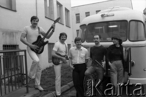 Kwiecień 1983, Inowrocław, woj. bydgoskie, Polska.
Eliminacje do XIX Festiwalu Piosenki Radzieckiej. 
Fot. Romuald Broniarek, zbiory Ośrodka KARTA