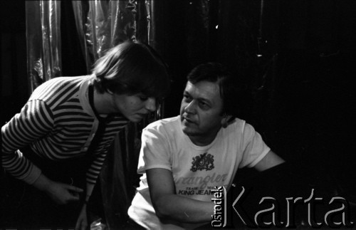 Kwiecień 1983, Tarnów, Polska.
Eliminacje do XIX Festiwalu Piosenki Radzieckiej. Próba przed występem. 
Fot. Romuald Broniarek, zbiory Ośrodka KARTA