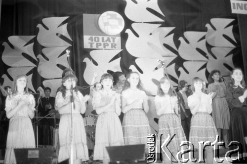 Maj 1984, Inowrocław, woj. bydgoskie, Polska.
Uczestnicy eliminacji do XX Festiwalu Piosenki Radzieckiej.
Fot. Romuald Broniarek, zbiory Ośrodka KARTA