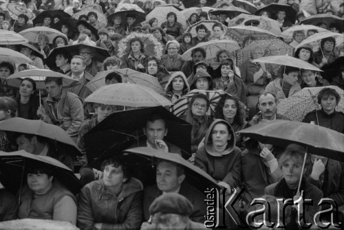 Czerwiec 1984, Zielona Góra, Polska.
Publiczność na XX Festiwalu Piosenki Radzieckiej.
Fot. Romuald Broniarek, zbiory Ośrodka KARTA