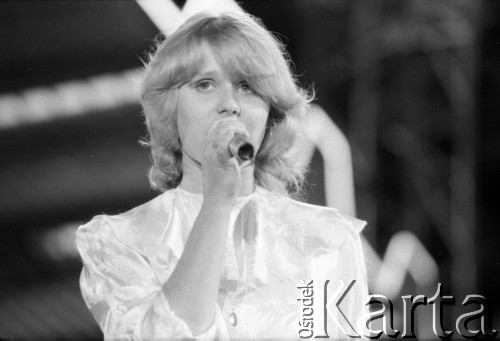 Czerwiec 1986, Zielona Góra, Polska.
Uczestniczka XXII Festiwalu Piosenki Radzieckiej.
Fot. Romuald Broniarek, zbiory Ośrodka KARTA