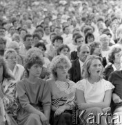 1988, Witebsk, Białoruska Socjalistyczna Republika Radziecka.
Publiczność na I Wszechzwiązkowym Festiwalu Polskiej Piosenki.
Fot. Romuald Broniarek, zbiory Ośrodka KARTA