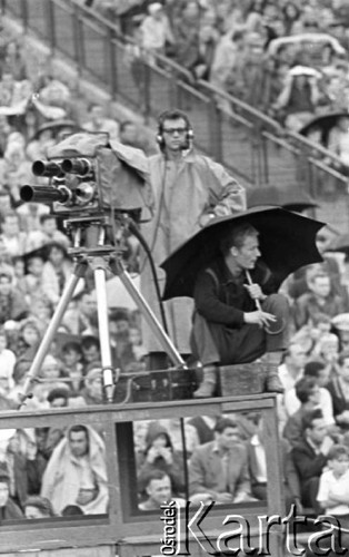 Maj 1959, Warszawa, Polska.
Mecz Lekkoatletyczny Polska - Związek Radziecki na Stadionie Dziesięciolecia, stanowisko operatora kamery telewizyjnej.
Fot. Romuald Broniarek/KARTA