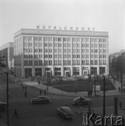 Sierpień 1957, Warszawa, Polska.
Budynek Metalexportu przy ulicy Kruczej.
Fot. Romuald Broniarek, zbiory Ośrodka KARTA