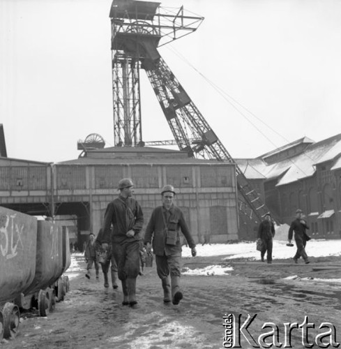Kwiecień 1958, Wojkowice Komorne, woj. Katowice, Polska.
Górnicy z Kopalni Węgla Kamiennego 