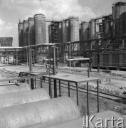 Kwiecień 1958, Kędzierzyn Koźle, Polska.
Widok Zakładów Azotowych. 
Fot. Romuald Broniarek/ KARTA