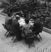 Październik 1958, Warszawa, Polska.
Jan Kiepura z wizytą w Warszawie, kolacja w hotelu Bristol z twórcami filmu 