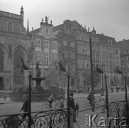 Październik 1958, Gdańsk, Polska.
Fontanna Neptuna przed Dworem Artusa.
Fot. Romuald Broniarek, zbiory Ośrodka KARTA