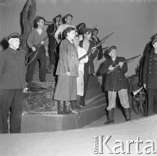 Maj 1959, Warszawa, Polska. 
Teatr Polski, występ aktorów Teatru Leningradzkiego w sztuce Wsiewołoda Wiszniewskiego 